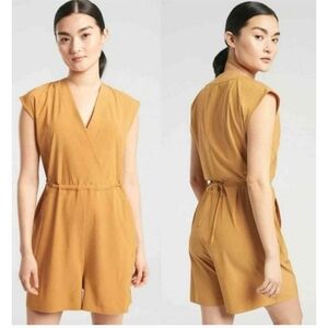 Athleta Marlow Short Sleeve Vneck Romper In Tuscan Gold Size S